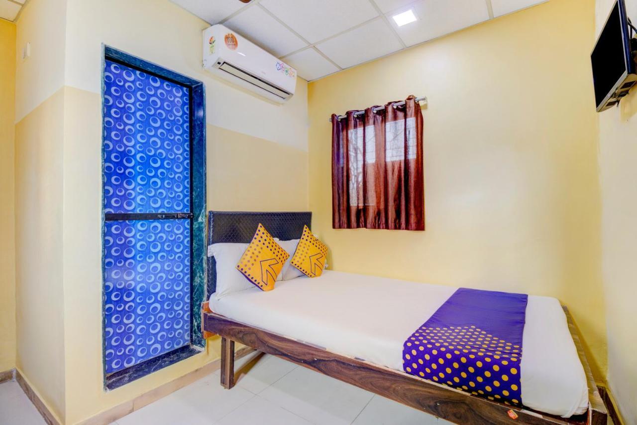 Oyo 70661 Hotel Al Makkah Managed By Hotel Paris Bombay Exterior foto